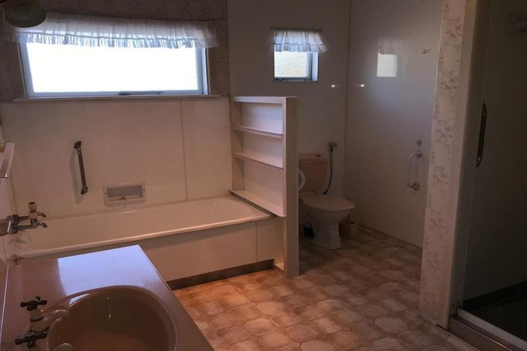 Photo of property in 2a Beach Street, Fitzroy, New Plymouth, 4312