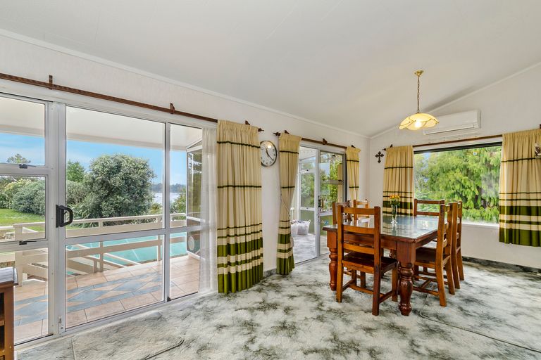 Photo of property in 105 Sandspit Road, Waiuku, 2123