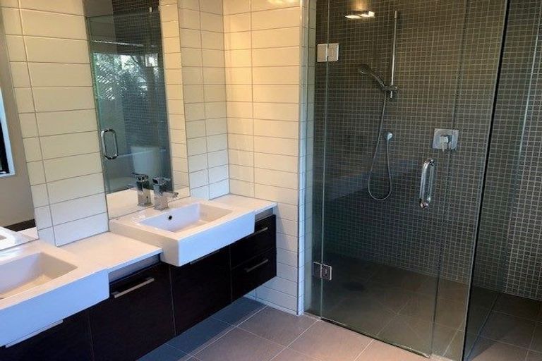 Photo of property in 48 Newbury Place, Schnapper Rock, Auckland, 0632