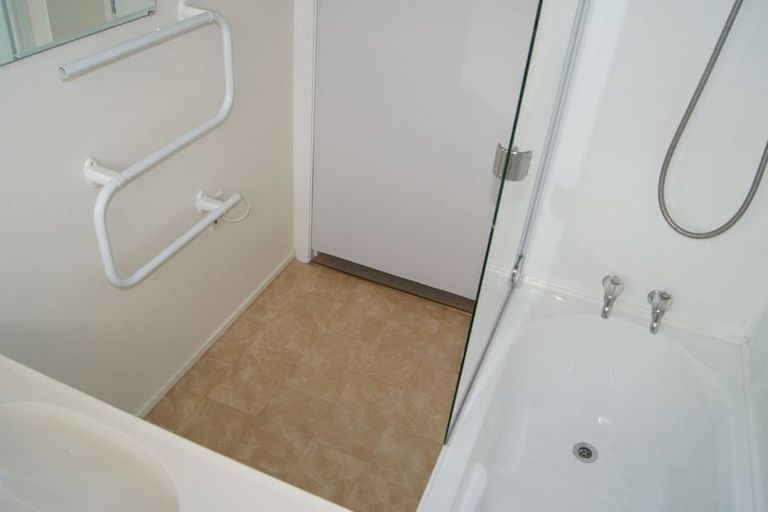 Photo of property in 10 Oakhurst Place, Russley, Christchurch, 8042