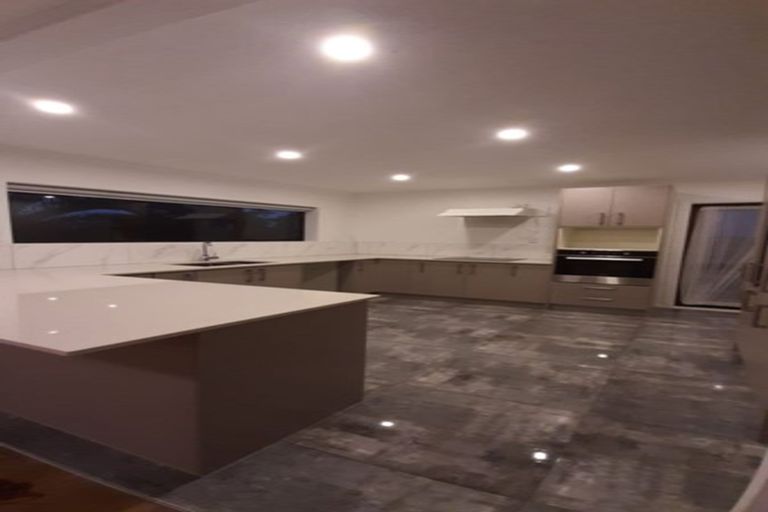 Photo of property in 43 Chequers Avenue, Glenfield, Auckland, 0629