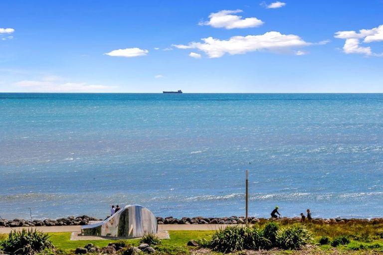 Photo of property in The Reef, 93 Saint Aubyn Street, New Plymouth, 4310