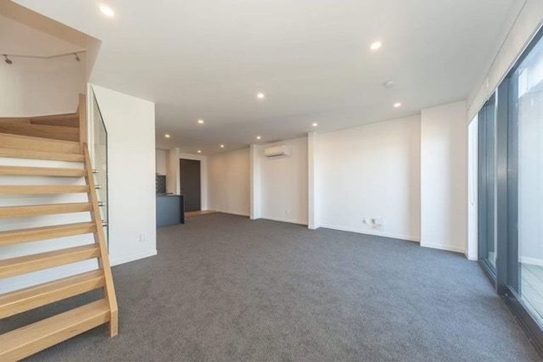 Photo of property in 52 High Street, Island Bay, Wellington, 6023