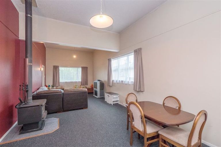 Photo of property in 96 Glover Road, Hawera, 4610