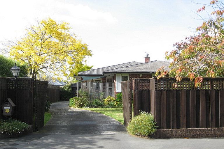 Photo of property in 24 Longmuir Street, Ilam, Christchurch, 8041