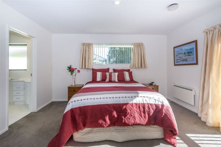 Photo of property in 51 Durrell Way, Rolleston, 7614