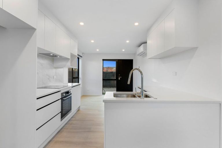 Photo of property in 27e Von Sturmer Street, Mangere East, Auckland, 2024
