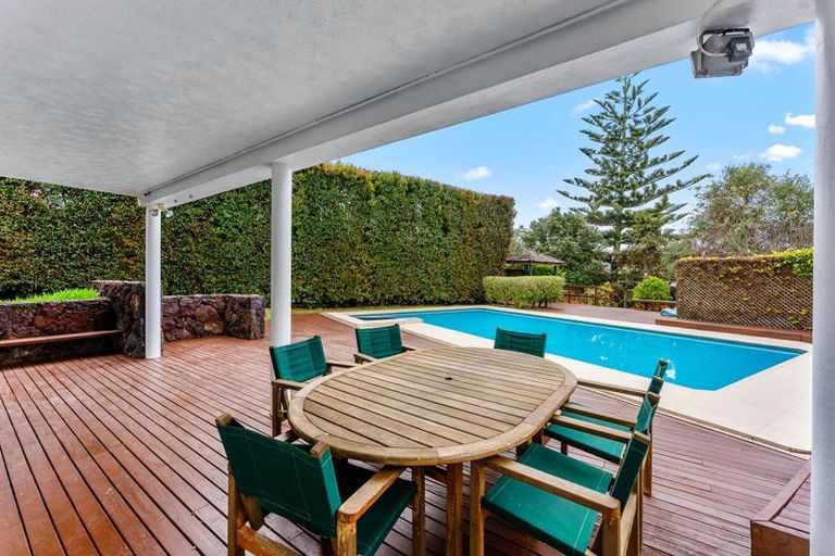 Photo of property in 21a Forrest Hill Road, Milford, Auckland, 0620