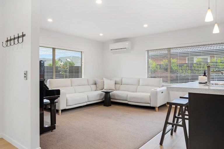 Photo of property in 6 Ambrose Place, Rangiora, 7400