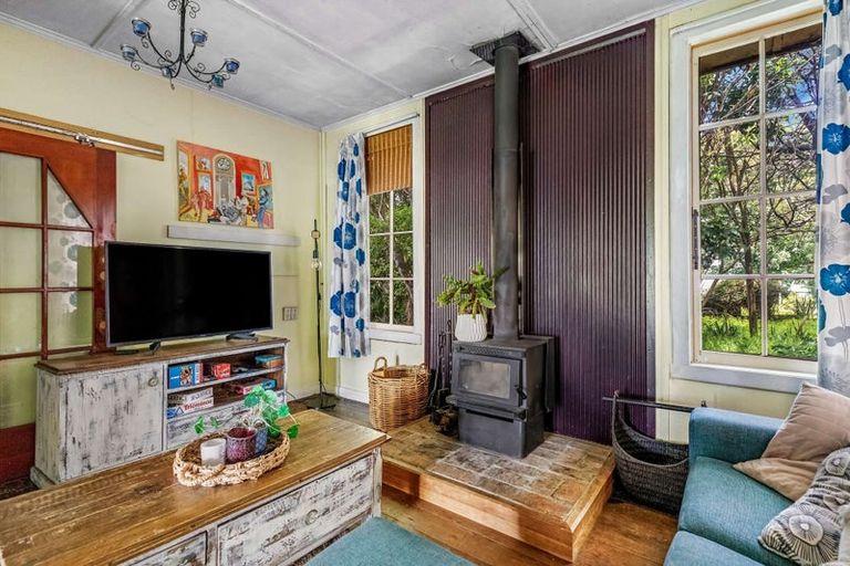 Photo of property in 16 Cole Street, Dannevirke, 4930