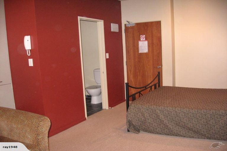 Photo of property in Atrium Apartments, 2h/154 The Terrace, Wellington Central, Wellington, 6011