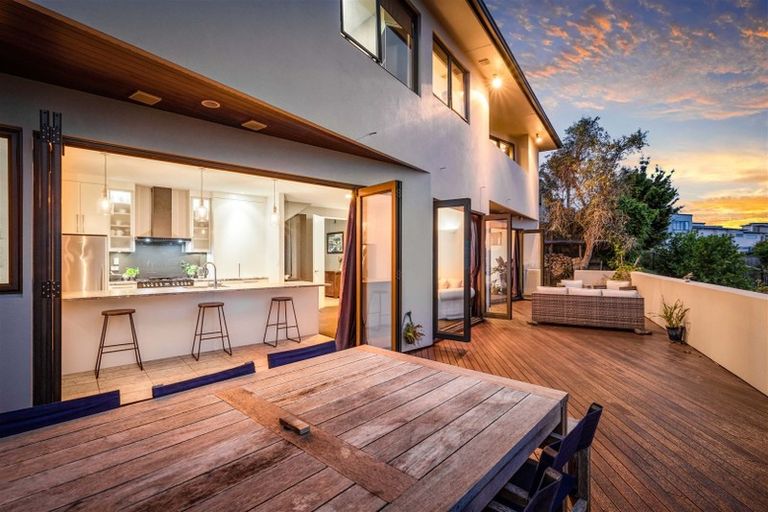 Photo of property in 48 Coventry Way, Long Bay, Auckland, 0630