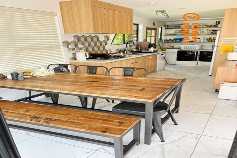 Photo of property in 133 Oreil Avenue, West Harbour, Auckland, 0618