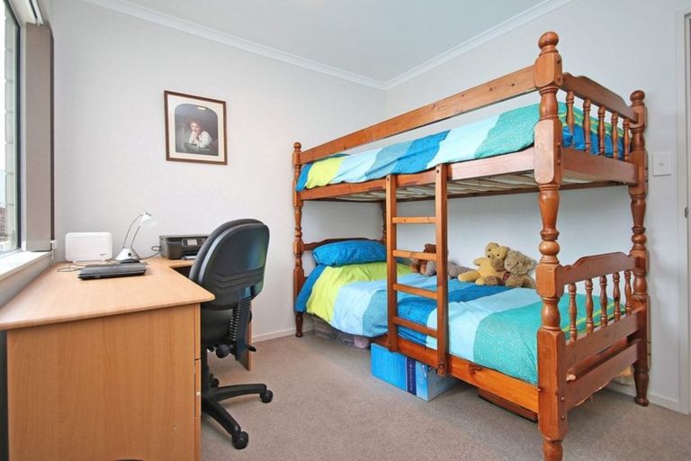 Photo of property in 81 Farnborough Drive, Grandview Heights, Hamilton, 3200