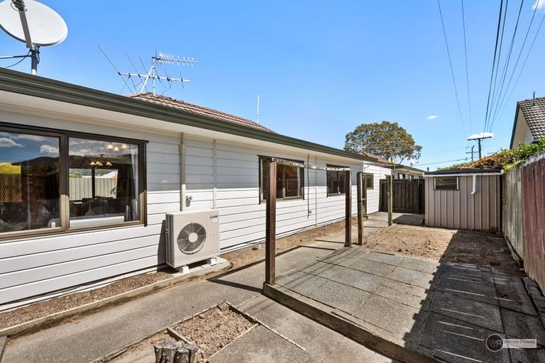 Photo of property in 2/30 Whakatiki Street, Trentham, Upper Hutt, 5018