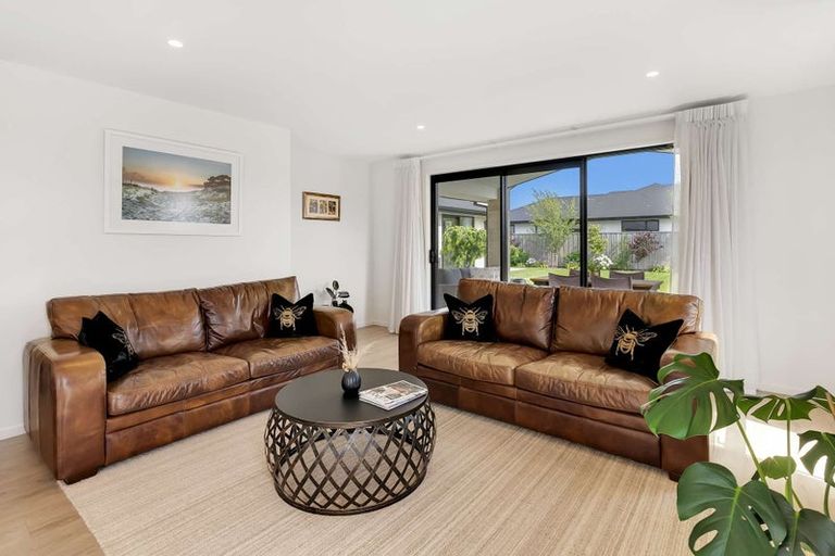 Photo of property in 117 Shillingford Boulevard, Rolleston, 7615