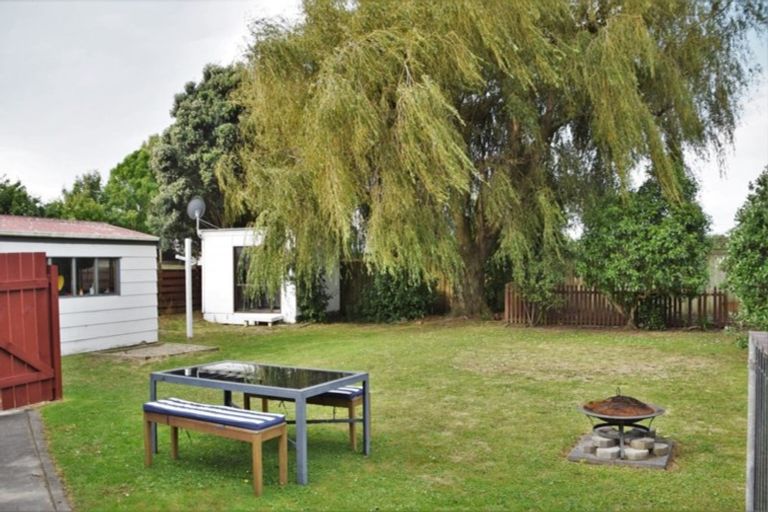 Photo of property in 16 Tawa Street, Tokomaru, Palmerston North, 4474