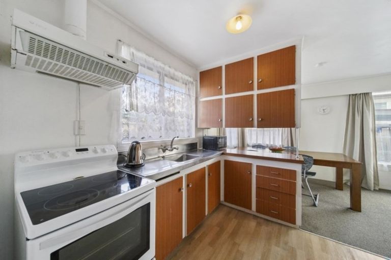 Photo of property in 2/6 Cornwall Road, Papatoetoe, Auckland, 2025