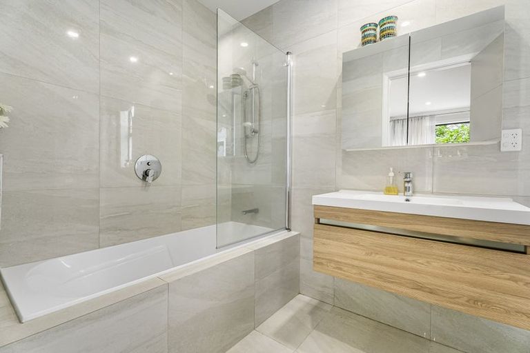 Photo of property in 41 Couldrey Crescent, Red Beach, 0932