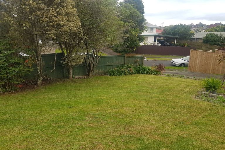 Photo of property in 6 Yarra Place, Botany Downs, Auckland, 2010