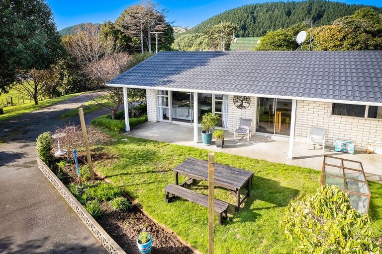 Photo of property in 48 Moana Road, Paraparaumu, 5032
