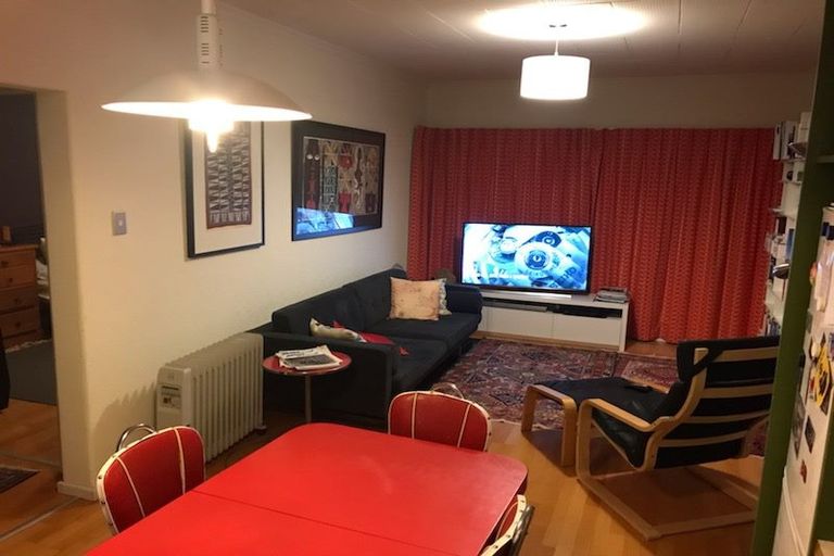 Photo of property in Kingsgate Flats, 10 Austin Street, Mount Victoria, Wellington, 6011