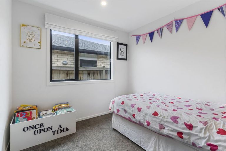 Photo of property in 5 Castlepoint Avenue, Takanini, 2110