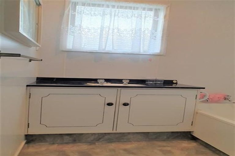 Photo of property in 3/187 Carrington Street, Lower Vogeltown, New Plymouth, 4310