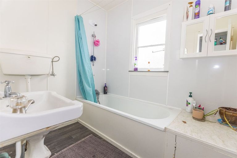 Photo of property in 11 Matai Street, Castlecliff, Whanganui, 4501