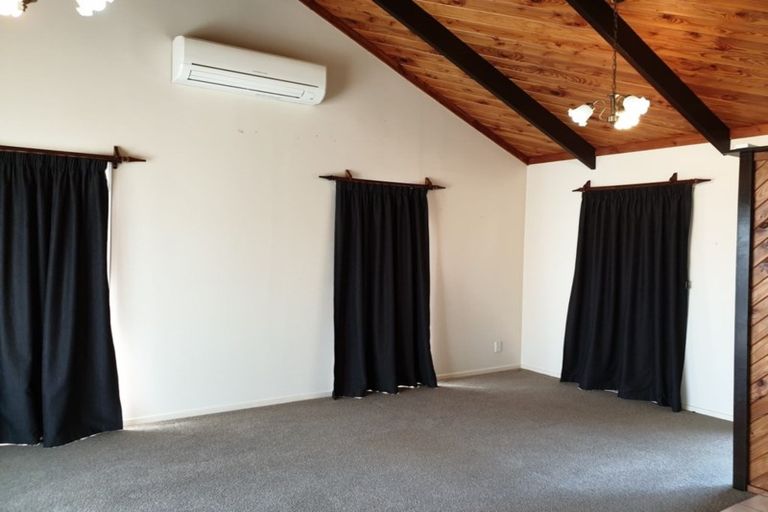 Photo of property in 14 Balmore Place, Wattle Downs, Auckland, 2103