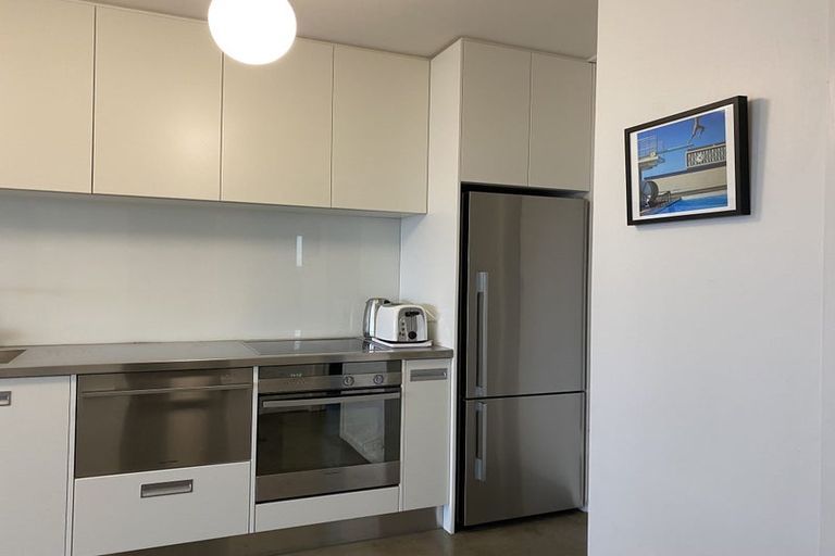 Photo of property in 3/23a Hamblyn Street, Strandon, New Plymouth, 4312