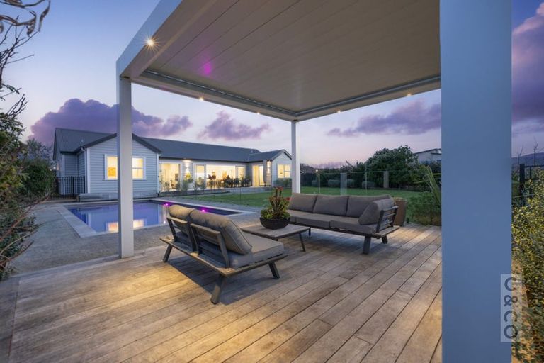 Photo of property in 44 Fruitlands Road, Kumeu, 0810