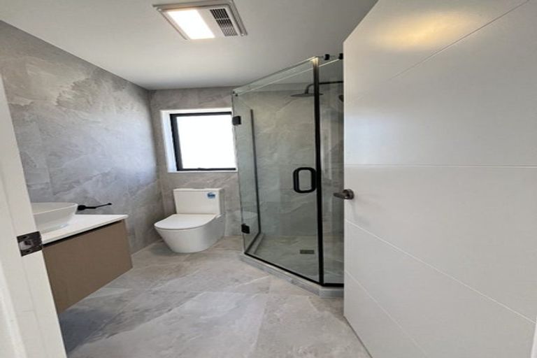 Photo of property in 130 Forrest Hill Road, Forrest Hill, Auckland, 0620