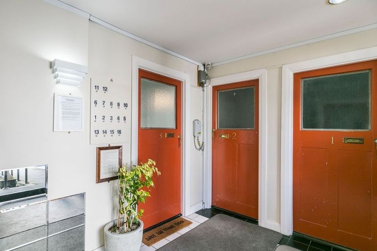 Photo of property in 3/24 Elizabeth Street, Mount Victoria, Wellington, 6011