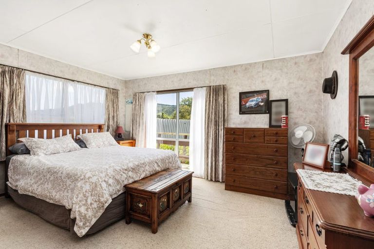 Photo of property in 8 Radiata Grove, Brown Owl, Upper Hutt, 5018