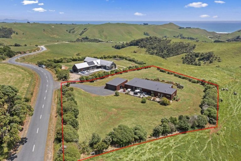 Photo of property in 812 Ruapuke Road, Raglan, 3296