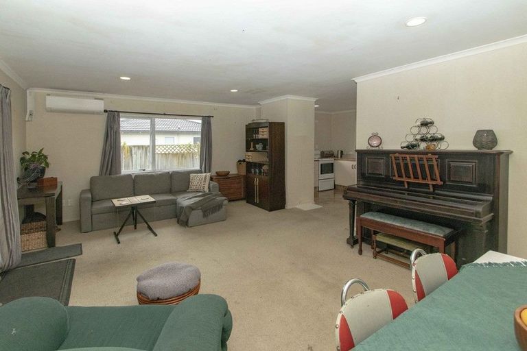 Photo of property in 3/4a Lee Road, Taradale, Napier, 4112