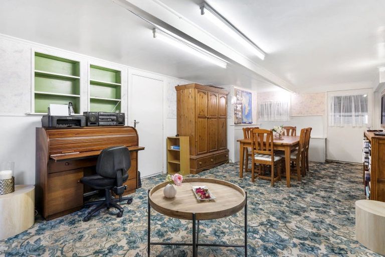 Photo of property in 40 Saint Johns Terrace, Tawa, Wellington, 5028