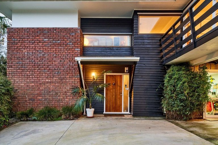 Photo of property in 33 Kairimu Street, Stokes Valley, Lower Hutt, 5019