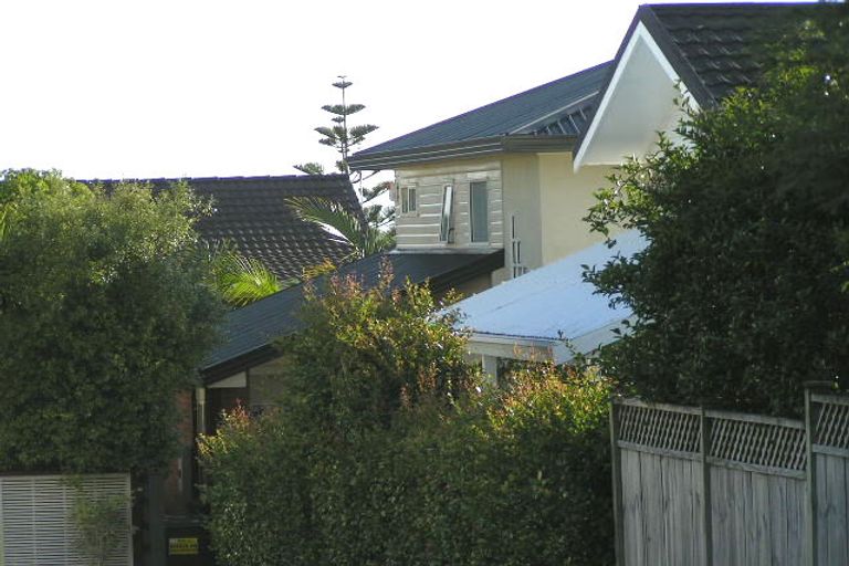 Photo of property in 1/6 Walter Street, Hauraki, Auckland, 0622