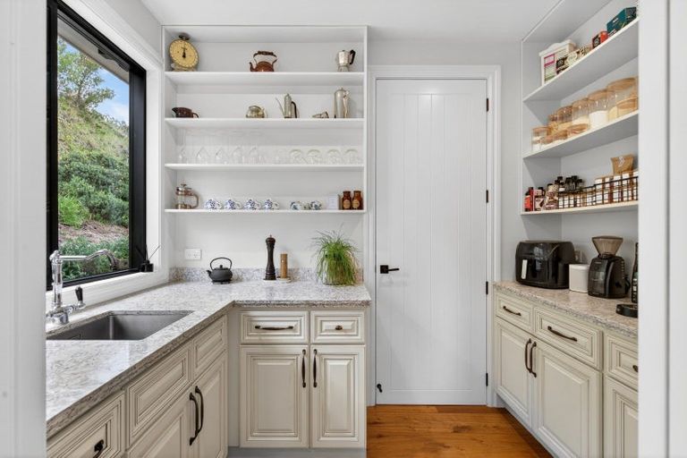 Photo of property in 42 Mclean Road, Havelock North, 4294