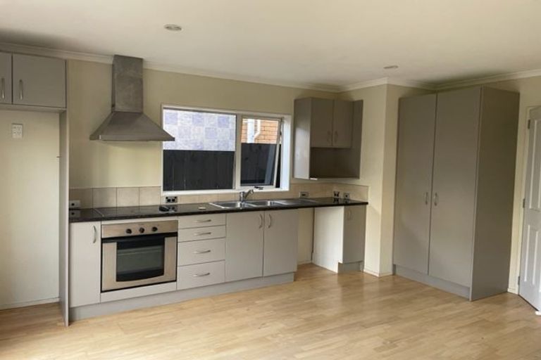 Photo of property in 28 Maypark Crescent, Flat Bush, Auckland, 2016