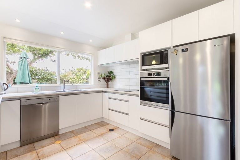 Photo of property in 29 Avion Terrace, Raumati Beach, Paraparaumu, 5032