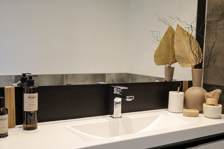 Photo of property in 4 Samuel Place, Terrace End, Palmerston North, 4410