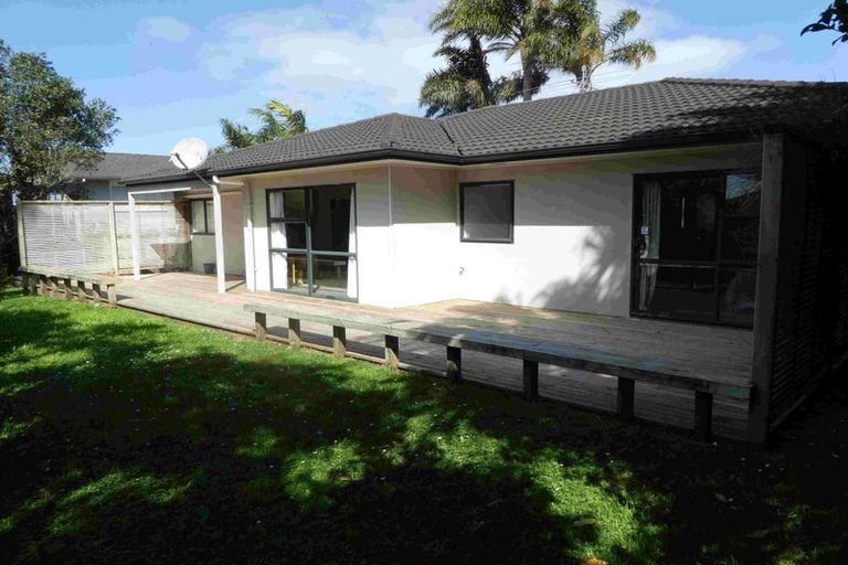Photo of property in 42 Triangle Road, Massey, Auckland, 0614