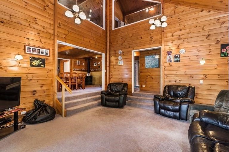 Photo of property in 850 Tukairangi Road, Acacia Bay, Taupo, 3385