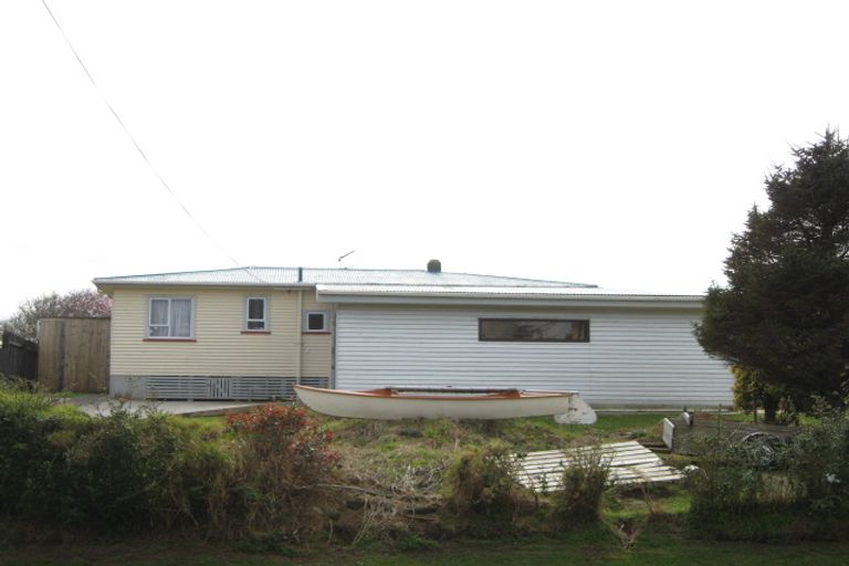 Photo of property in 100 Omata Road, Marfell, New Plymouth, 4310
