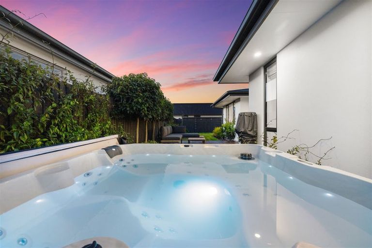 Photo of property in 5 William Deans Drive, Prebbleton, 7604