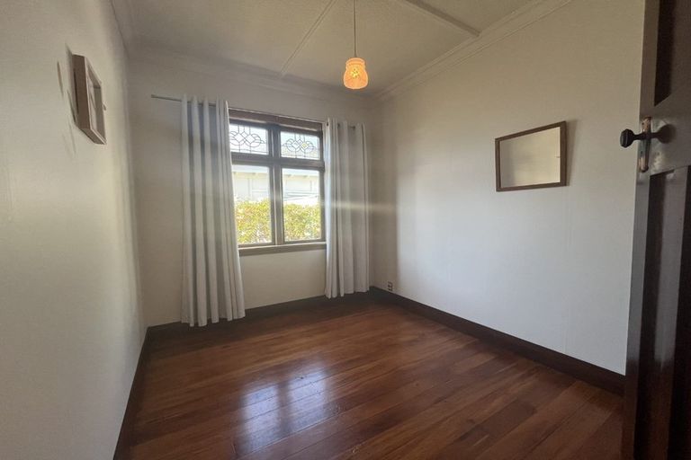 Photo of property in 185 Muritai Road, Eastbourne, Lower Hutt, 5013