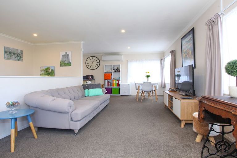 Photo of property in 2/1161 Victoria Street, Whitiora, Hamilton, 3200